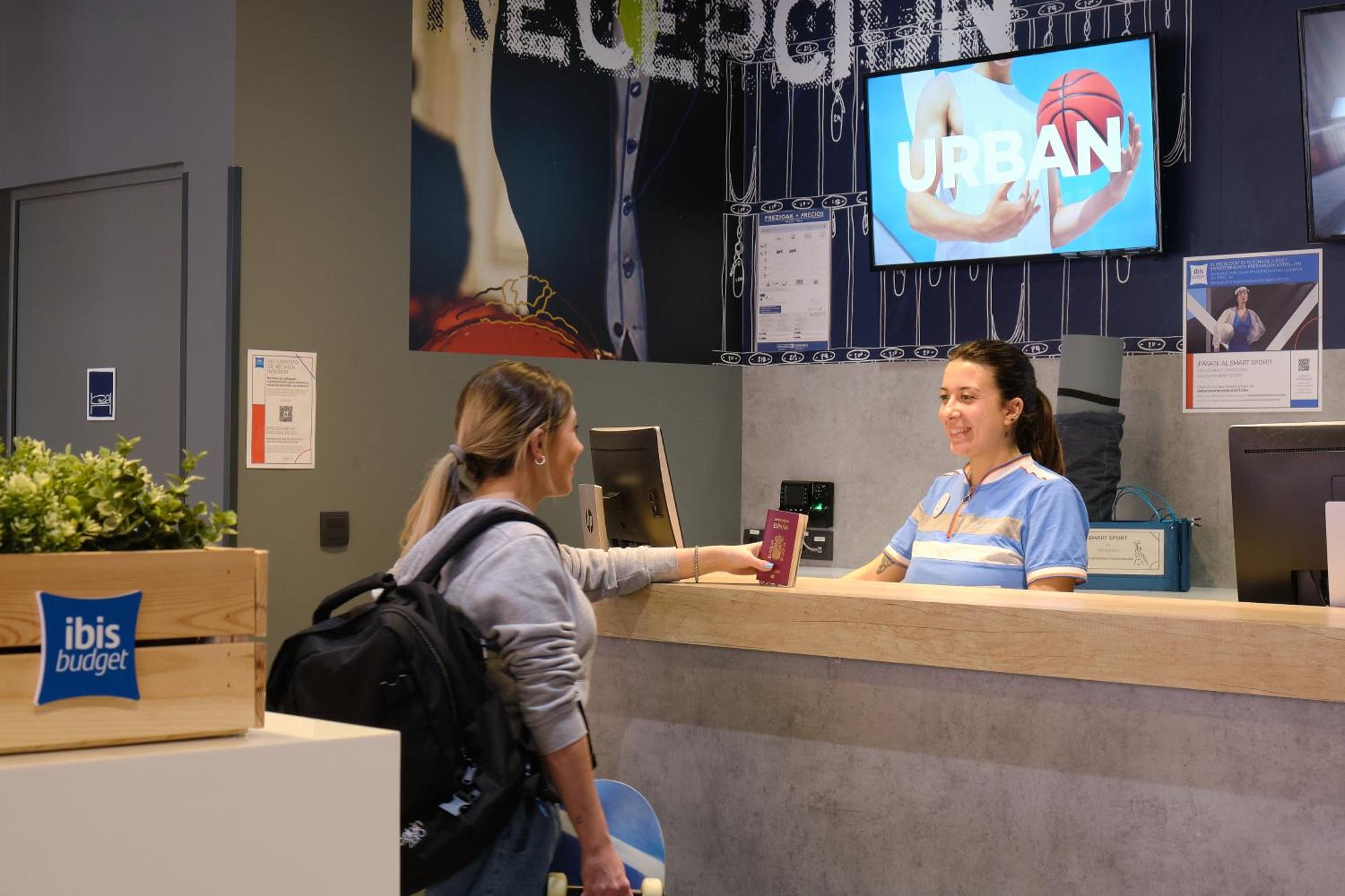 Ibis Budget Bilbao City Екстериор снимка
